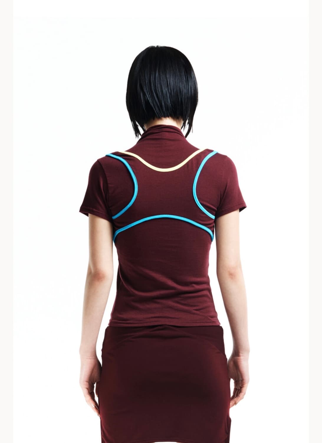 COLOR CONTRAST HALFNECK CUTOUT TEE (BURG 상품이미지3