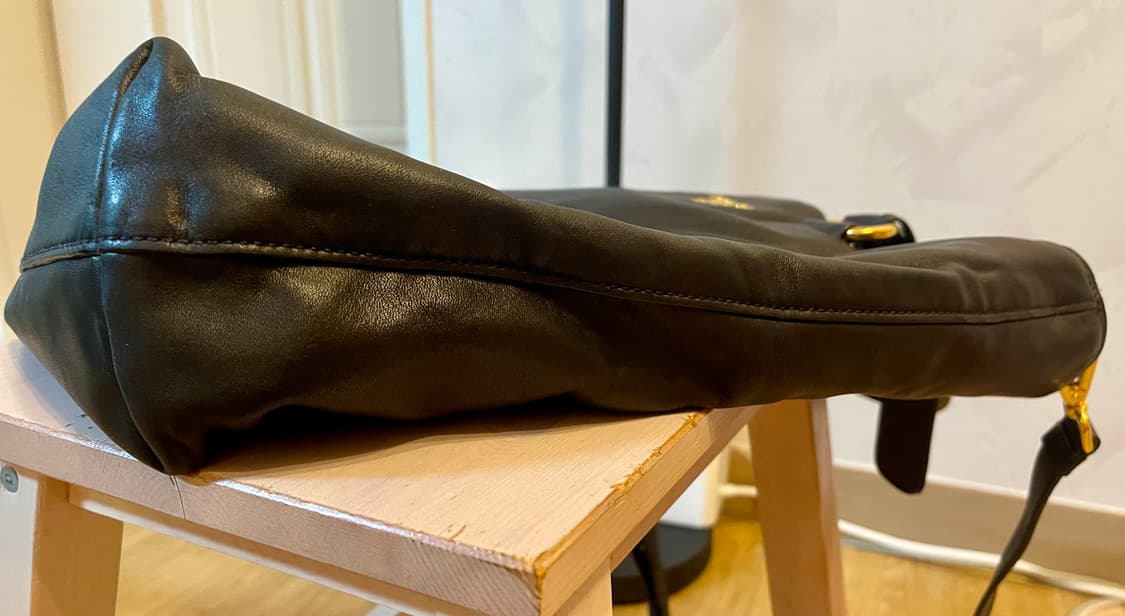 프라다 Prada BN1713 블랙 소프트 카프 금장 로고 투웨이 백 상품이미지6