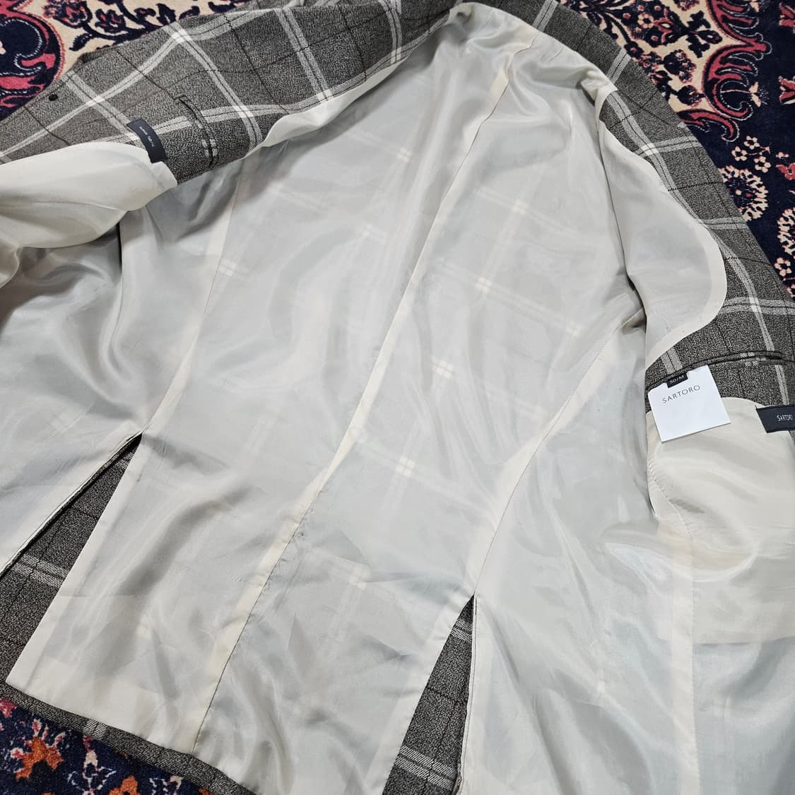 르토로(Sartoro) 울 혼방 그레이 체크 투버튼 블레이져 50size 상품이미지5