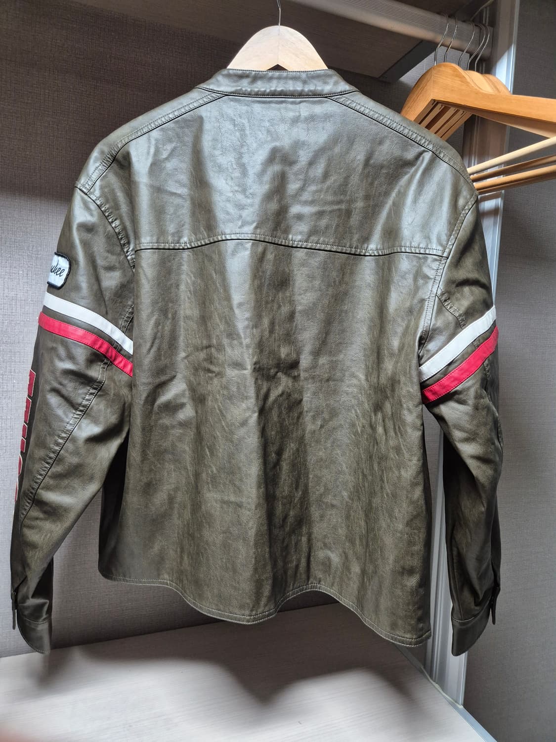 유희 와펜 디테일 바이커 자켓 FREE 상품이미지4