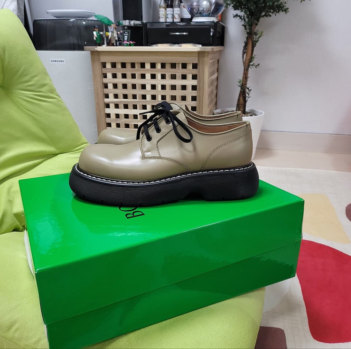 보테가베네타 바운스 더비 올스파이스 카키
 상품이미지2