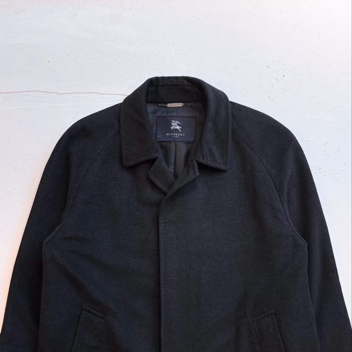 버버리 100% cashmere 챠콜 맥 코트 상품이미지1