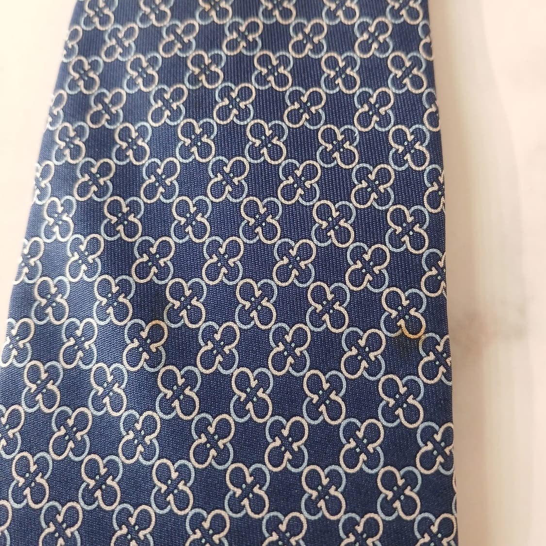 페라가모 실크 간치니&클로버 넥타이 8.5cm A~B등급 A19212
 상품이미지8