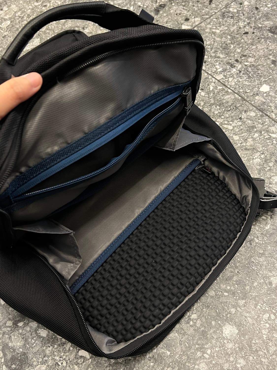 투미 알파2 백팩 처분 상품이미지3