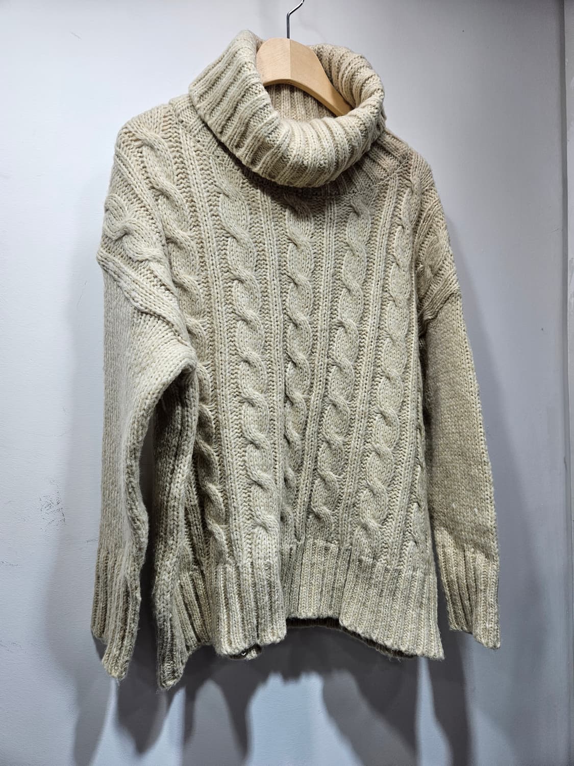 꽈배기 터틀넥 니트 상품이미지4