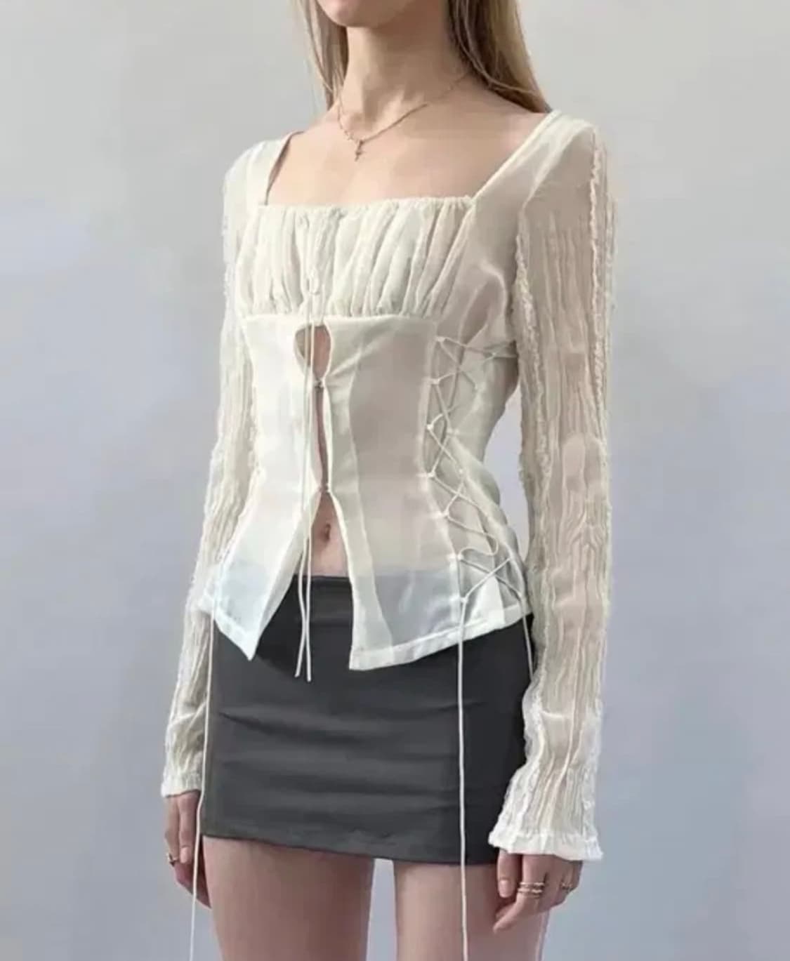 Bonnae 본네 레이스업 쉬폰 블라우스 상품이미지1