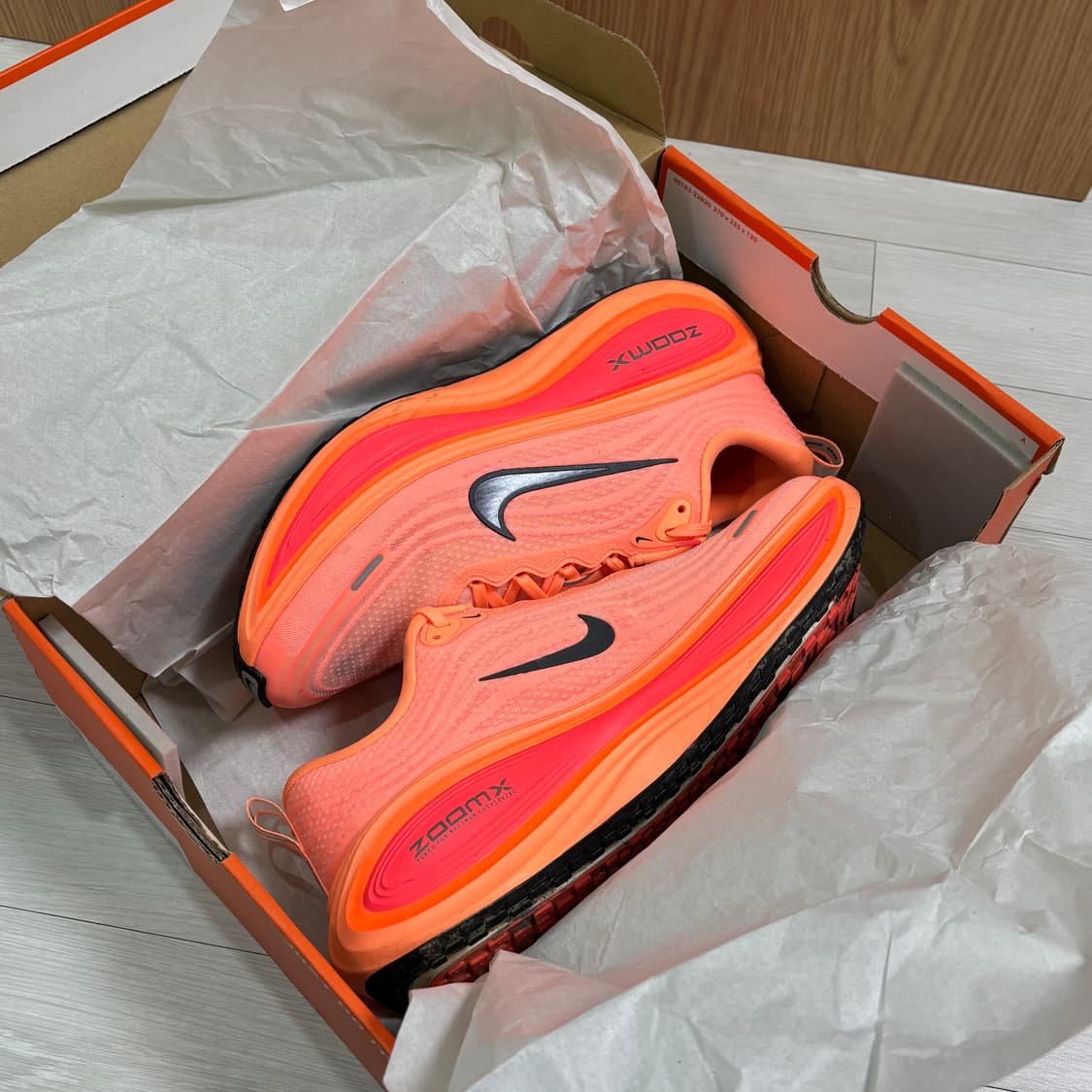 (280) 나이키 보메로 플러스 오렌지 펄스 핫 라바 상품이미지6