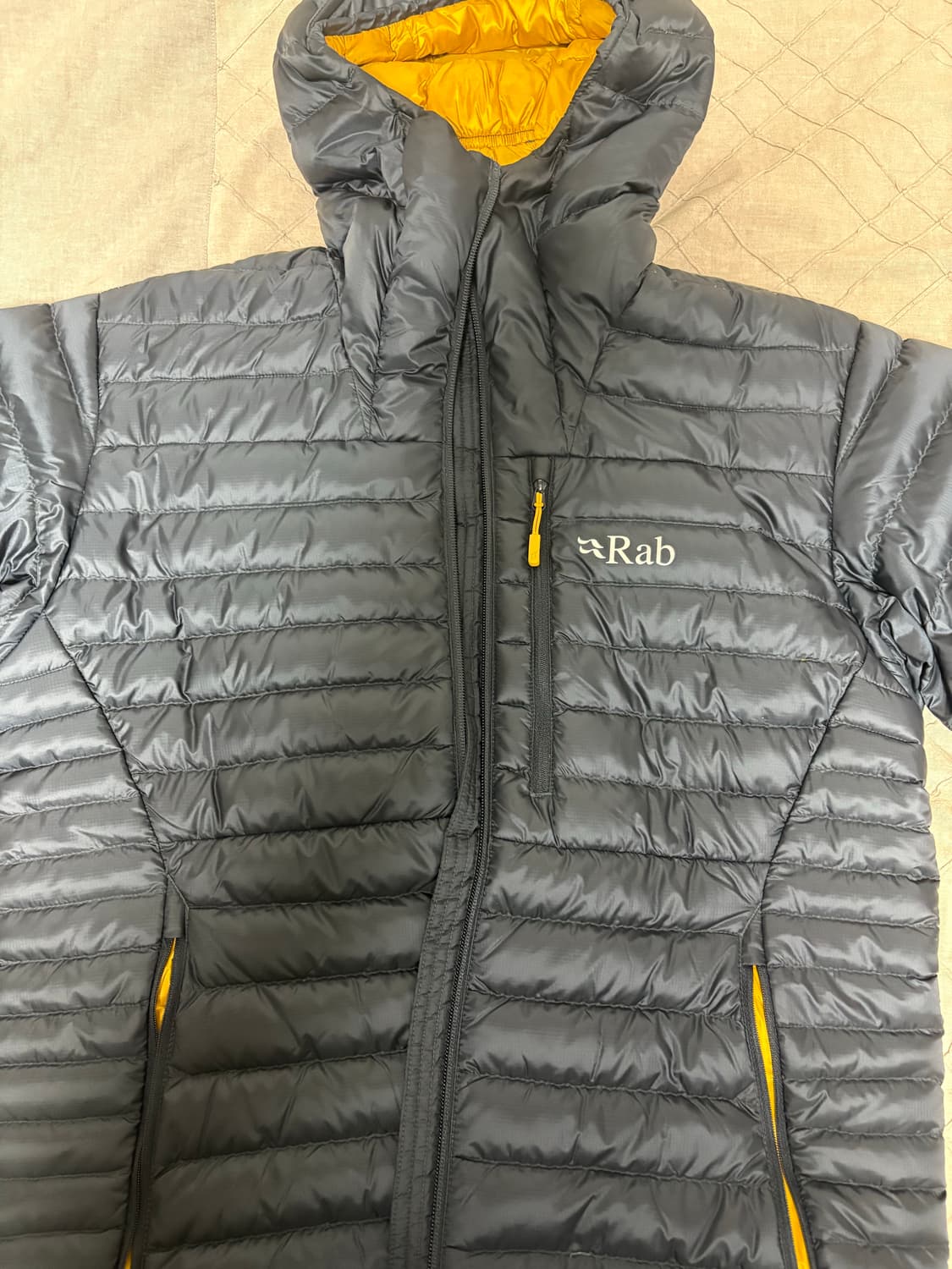 Rab 알파인 벨루가 M 팝니다 상품이미지2