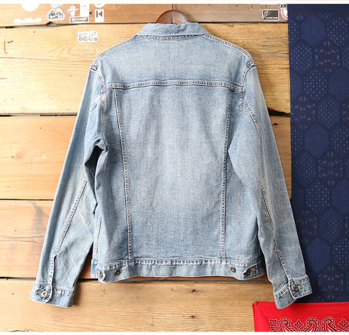 
일본판 유니클로 워싱가공 데님자켓

 상품이미지3