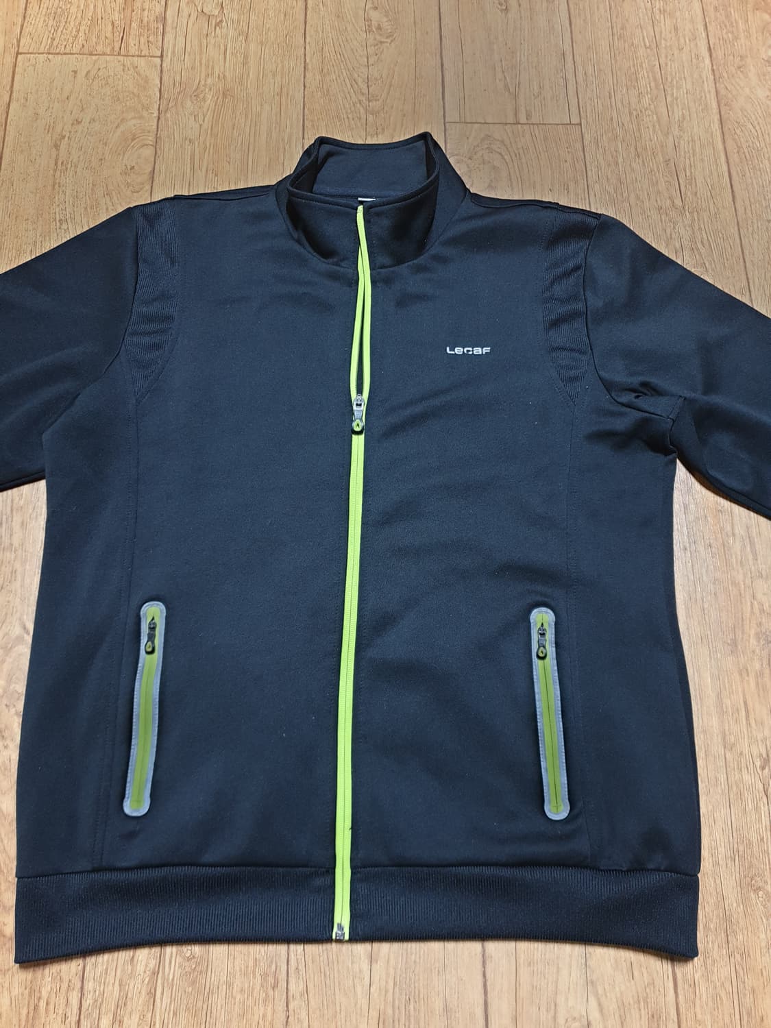 1225 르까프 운동복 집업 100 사이즈입니다 상품이미지1