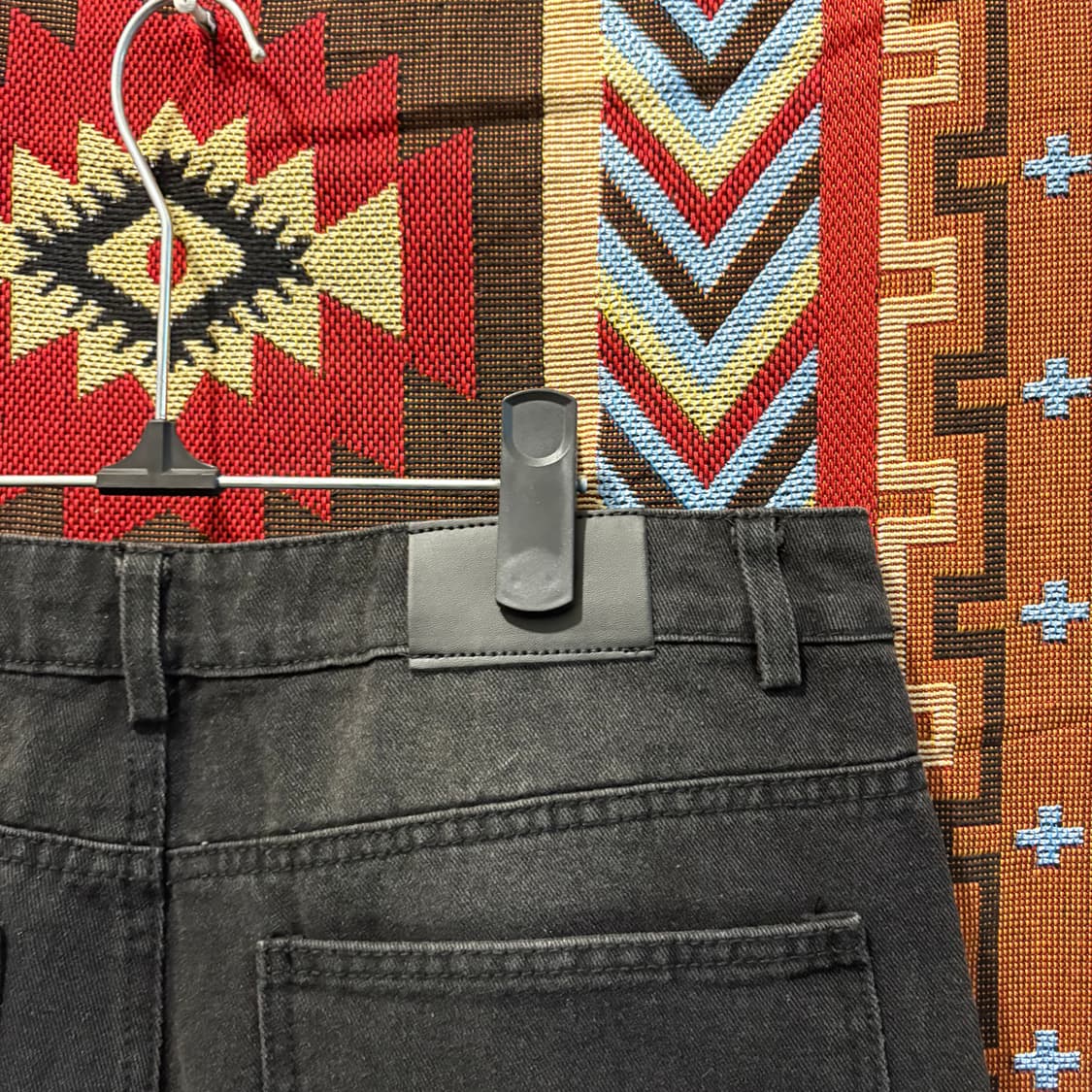 빈티지 백 프린팅 블랙 데님팬츠 상품이미지4