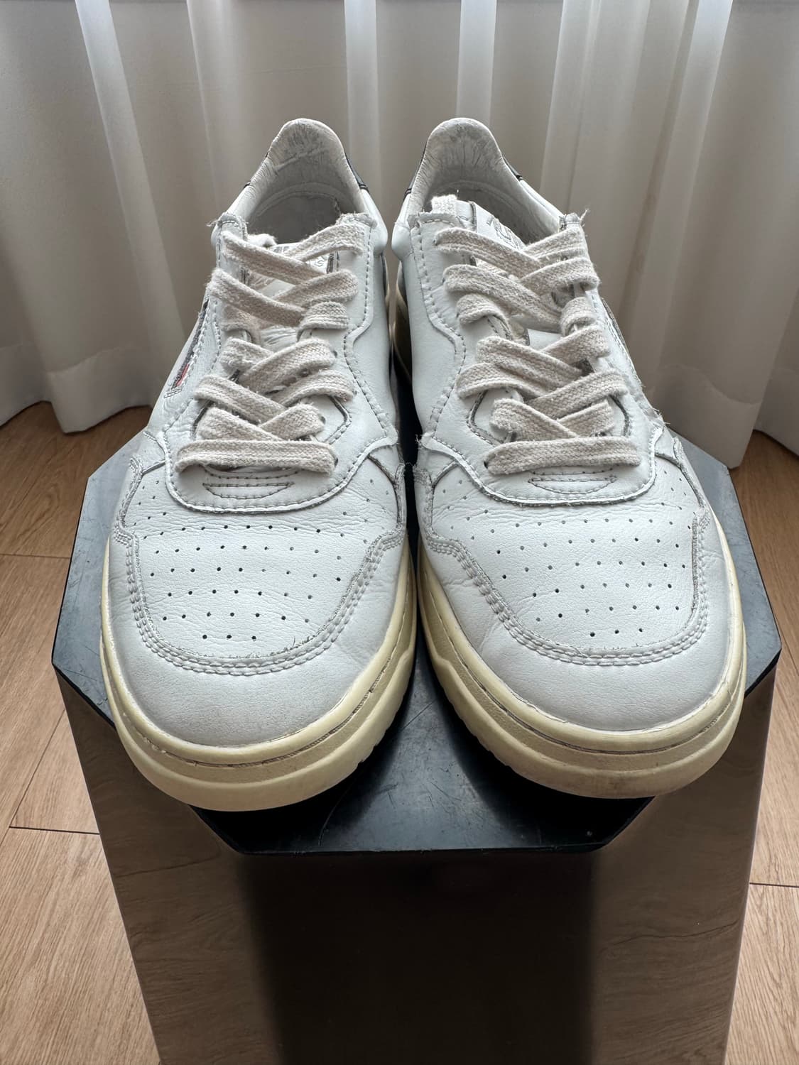 (촬영소품) 280 오트리 메달리스트 화이트 블랙힐탭 상품이미지8