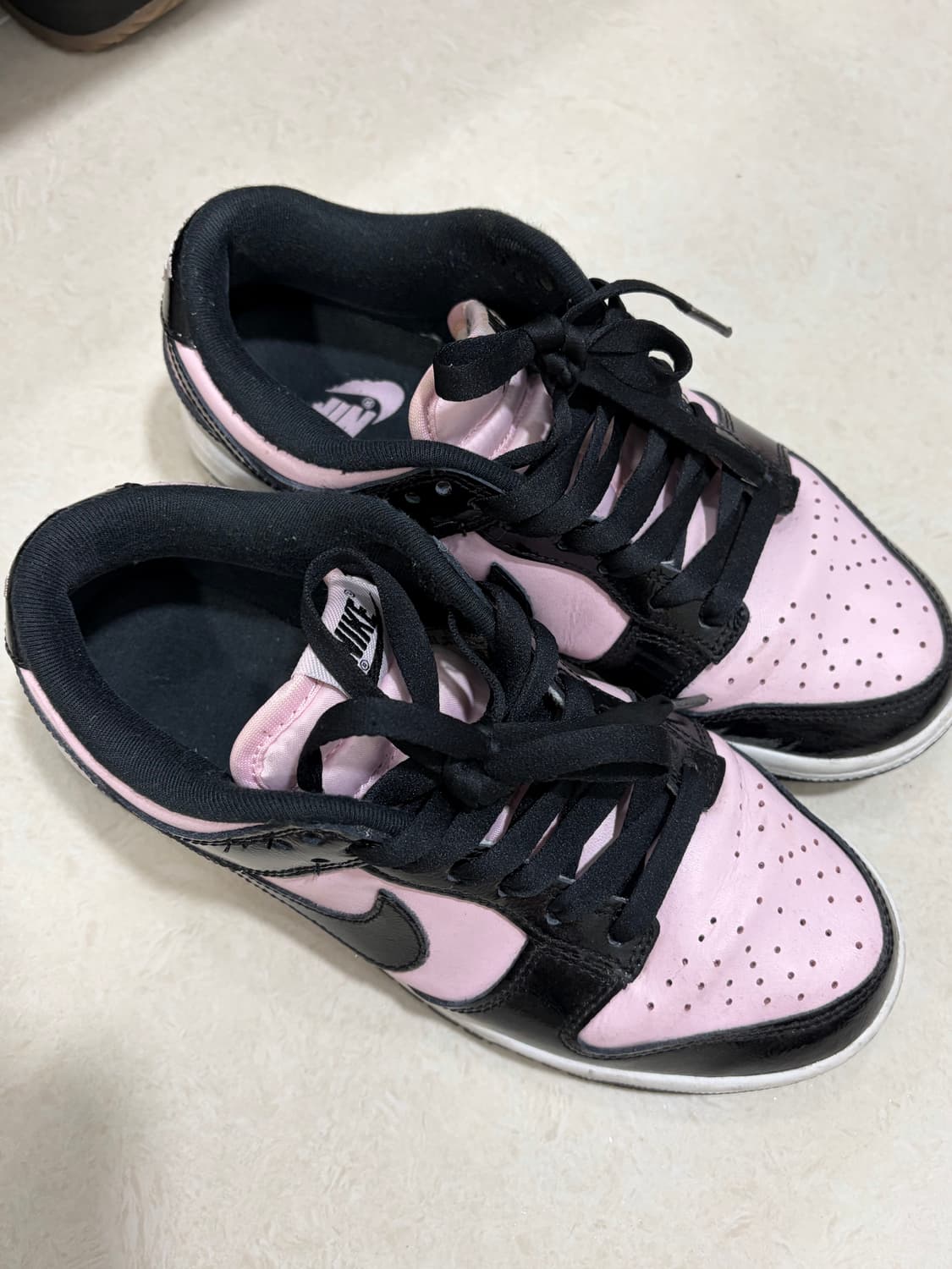 (W) 나이키 덩크 로우 에센셜 핑크 폼 블랙 235 상품이미지2