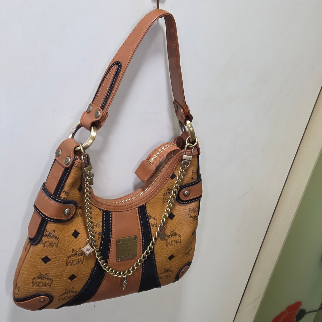 엠씨엠 비세토스 호보 숄더 상품이미지3