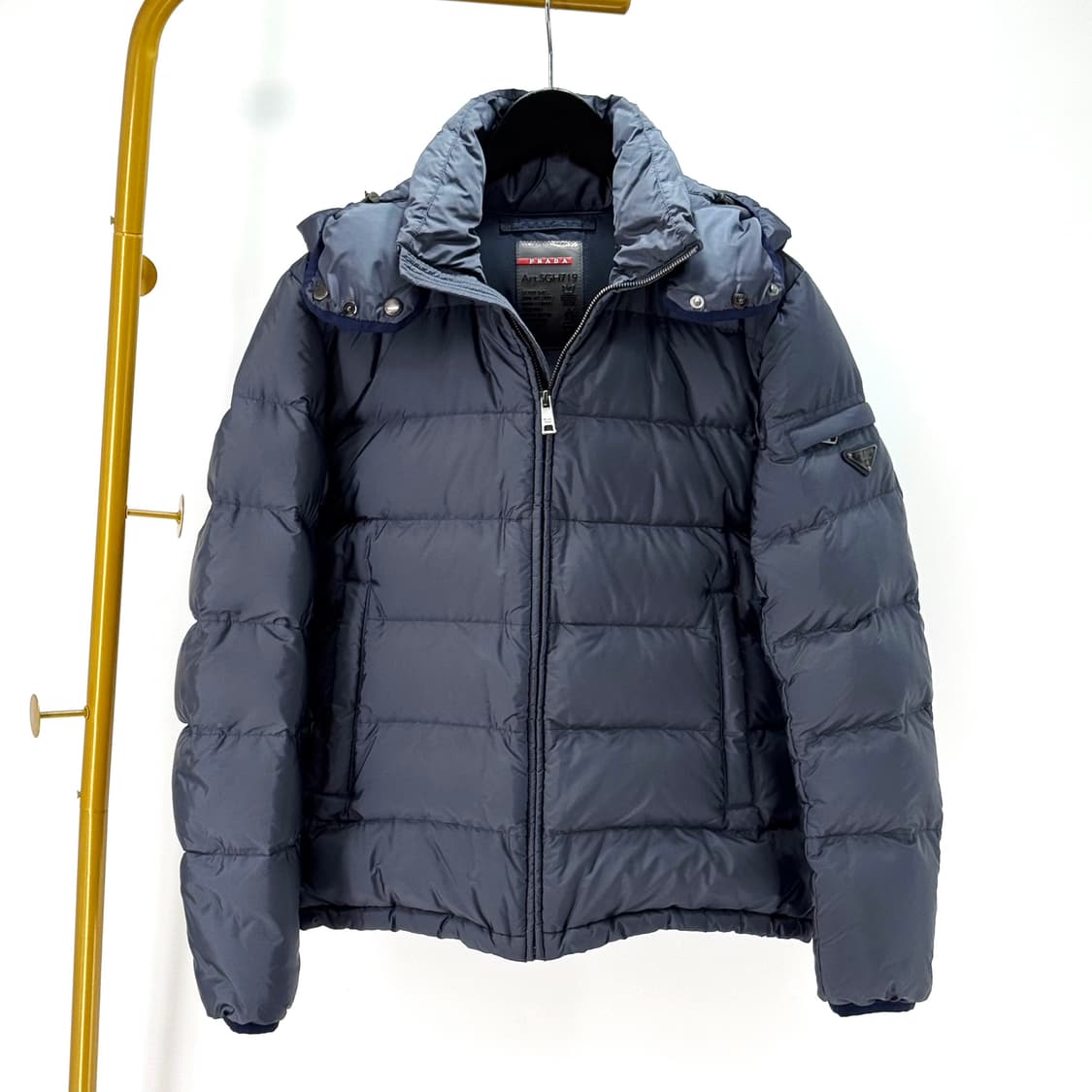 [46사이즈] 프라다 삼각로고 패딩 후드 자켓 (SGH719) 상품이미지1