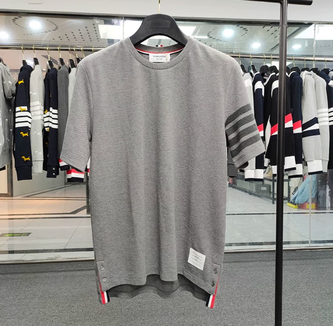 톰브라운 반팔티셔츠 판매 상품이미지9