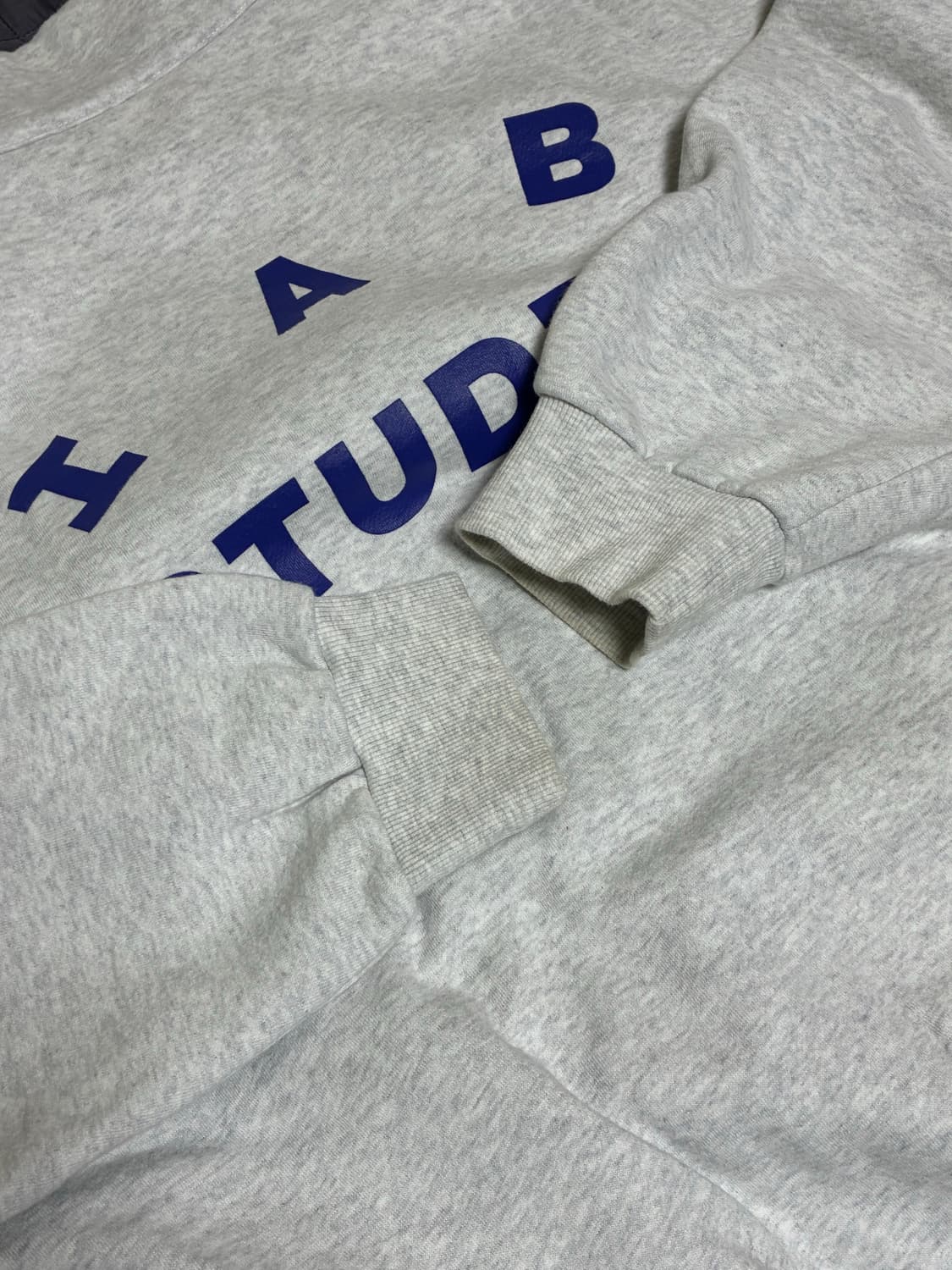 아이앱 스튜디오 하프 집업 라이트 그레이 상품이미지3