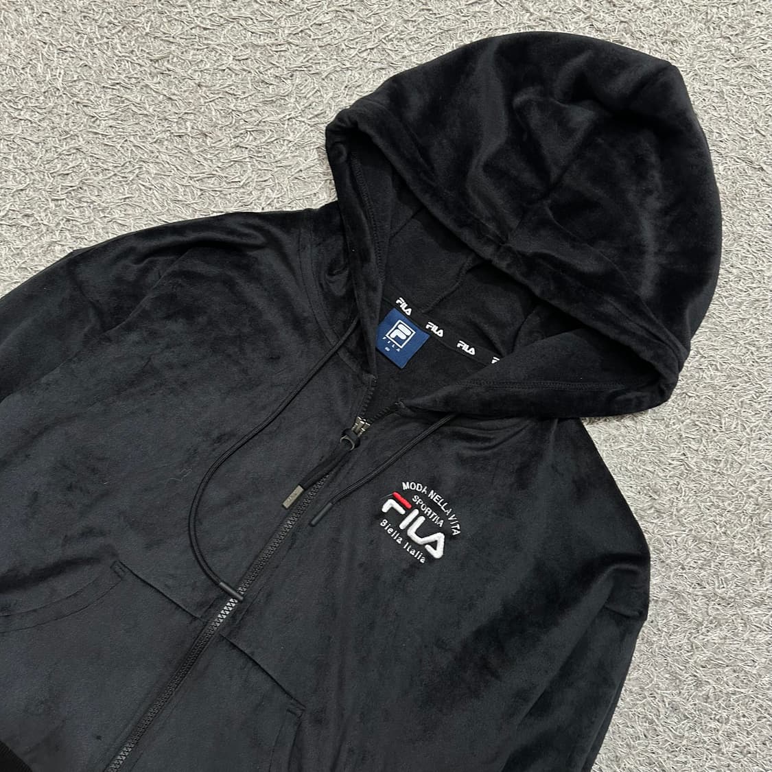 [우먼90-95] 휠라 벨벳 크롭후드집업 상품이미지1