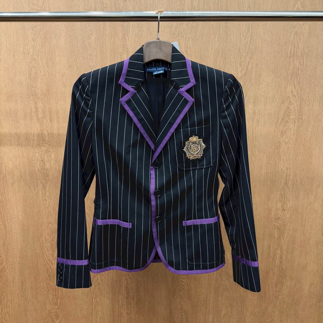 폴로 랄프로렌 울 테일러드 자켓 핀스트라이프 퍼플 파이핑 디테일 블랙 상품이미지2