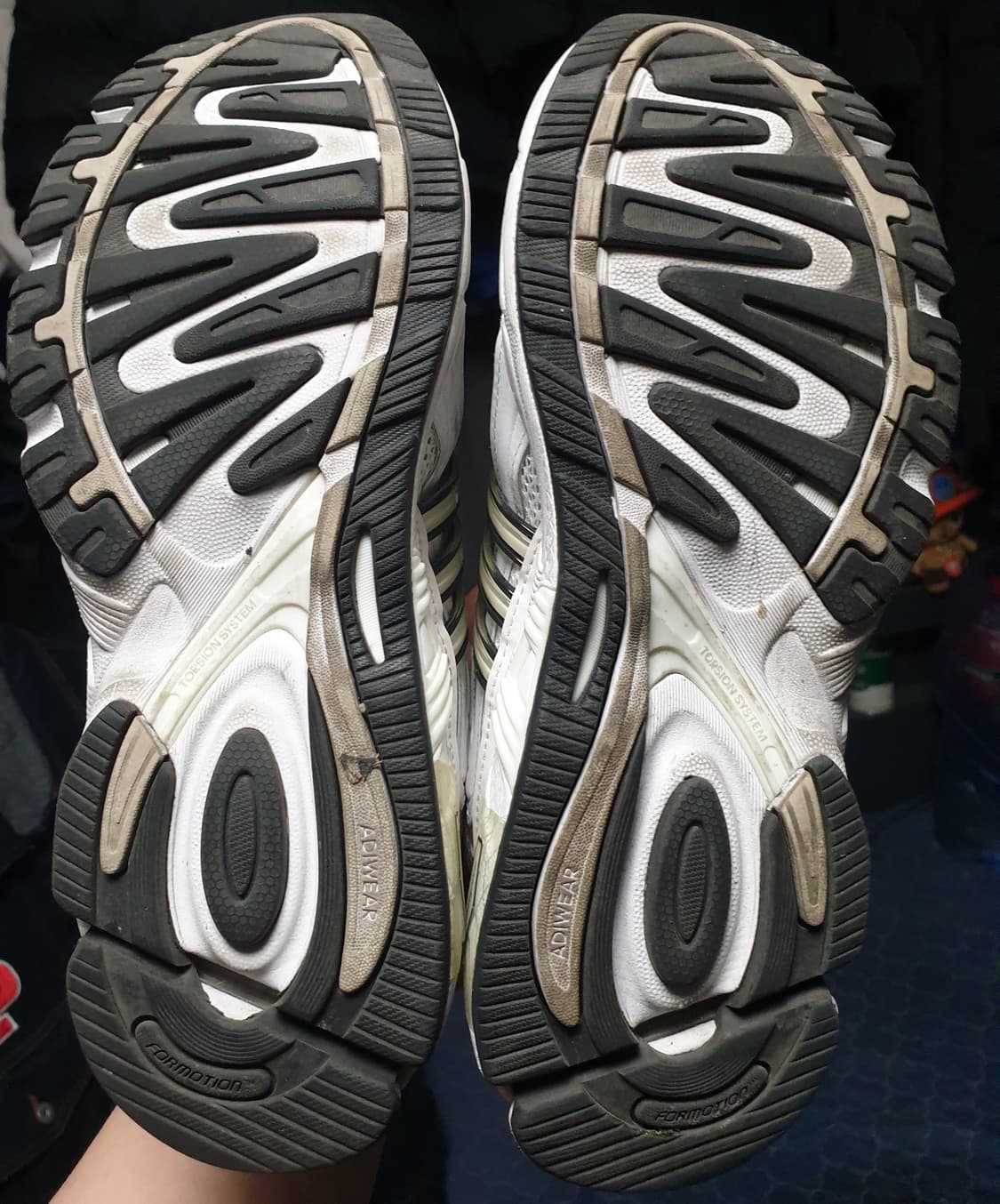 아디다스 리스폰스 CL 화이트 코어 블랙 데일리 런닝화 (235) 상품이미지7