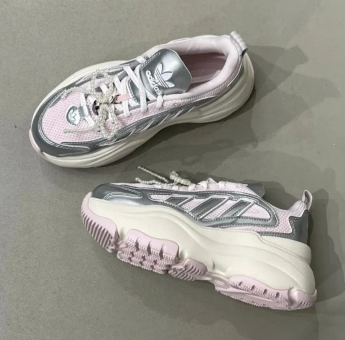 아디다스 오즈가이아 핑크 우먼스 JS1660 상품이미지2