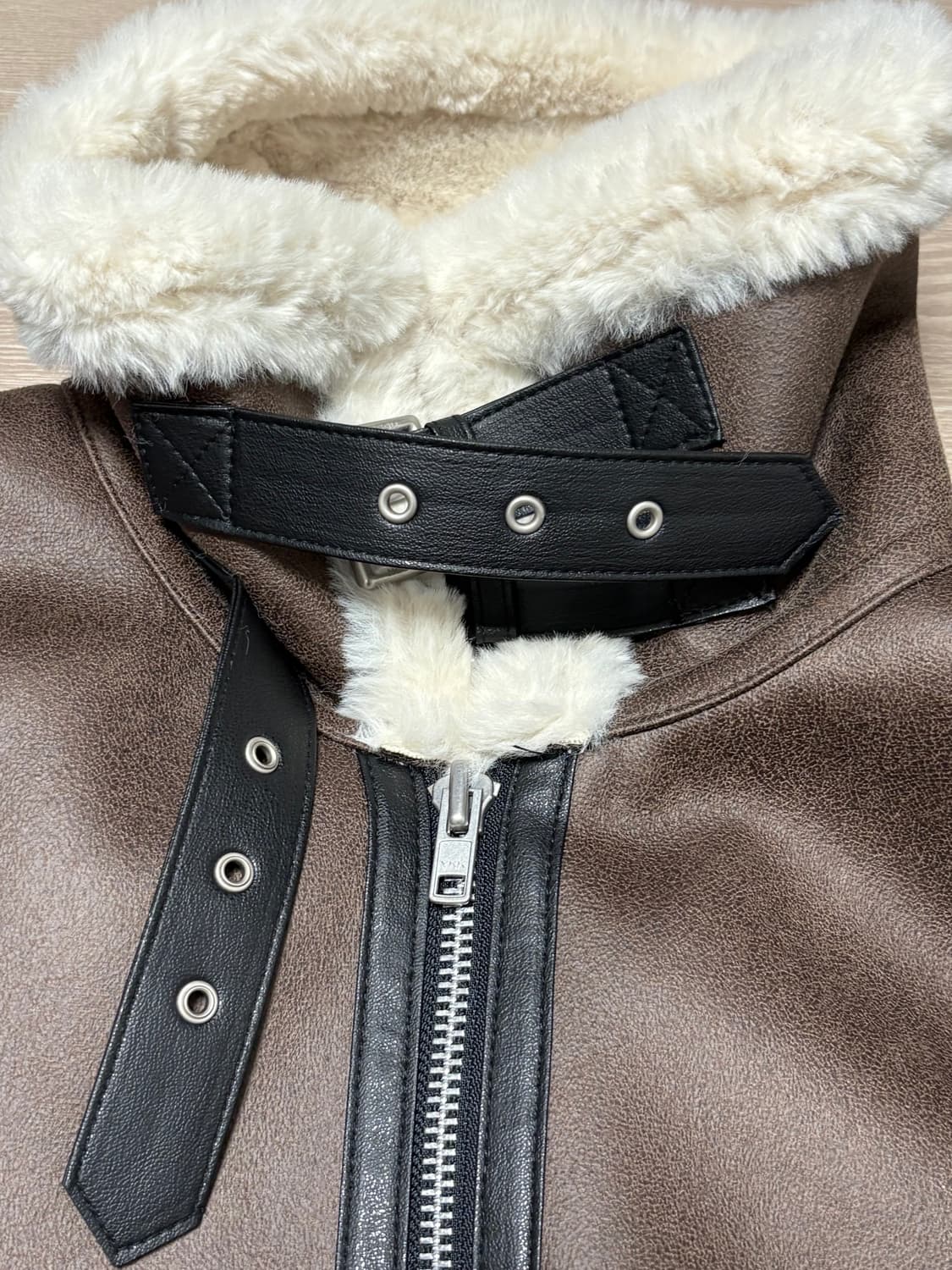 도프데이슨 하이넥 레더 무스탕(새상품) 상품이미지2