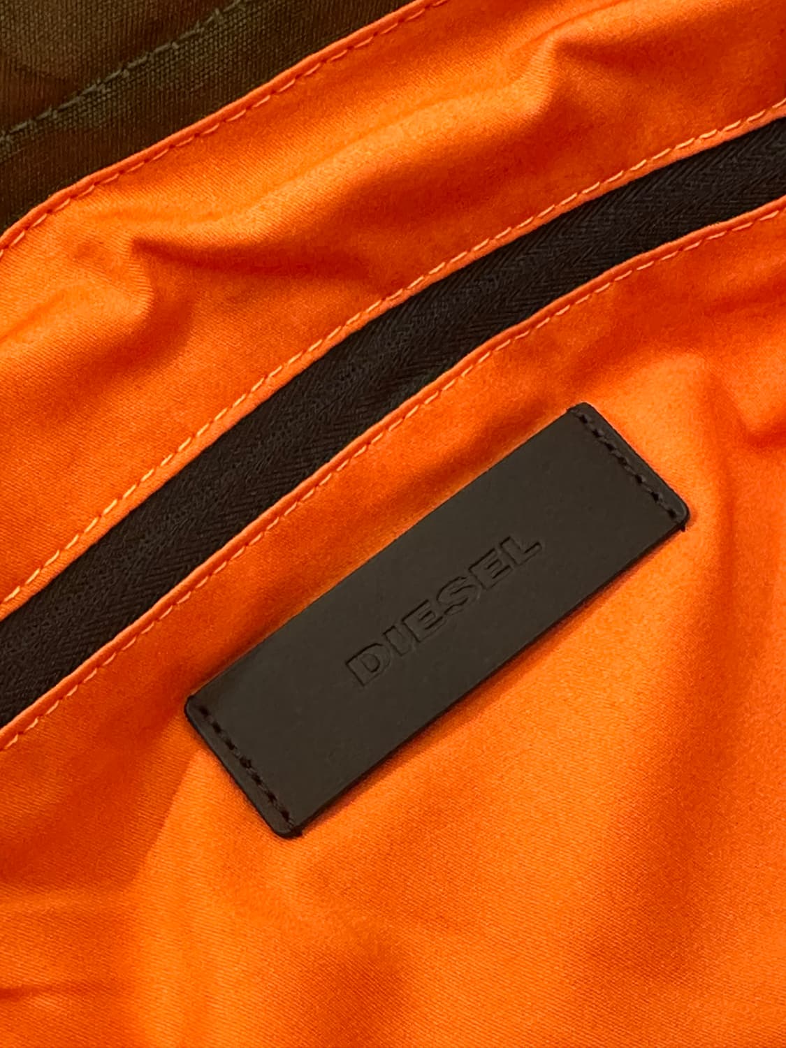 디젤 올리브 에나멜 백팩🫒 상품이미지5