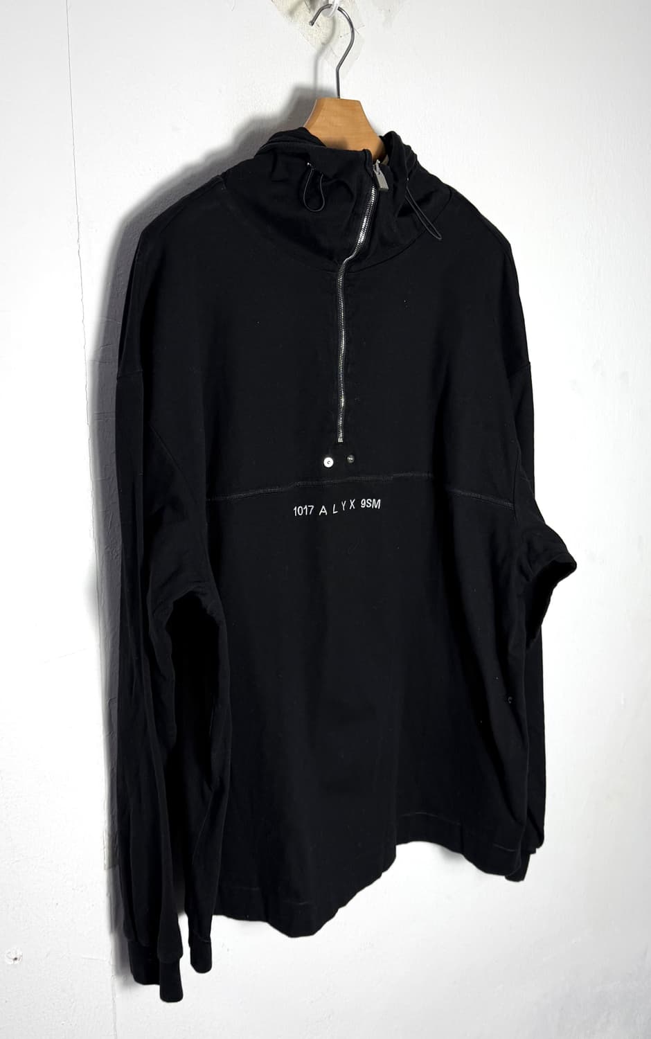 알릭스 롱슬리브 알릭스티셔츠 알릭스롱슬리브 알렉스아노락 상품이미지1