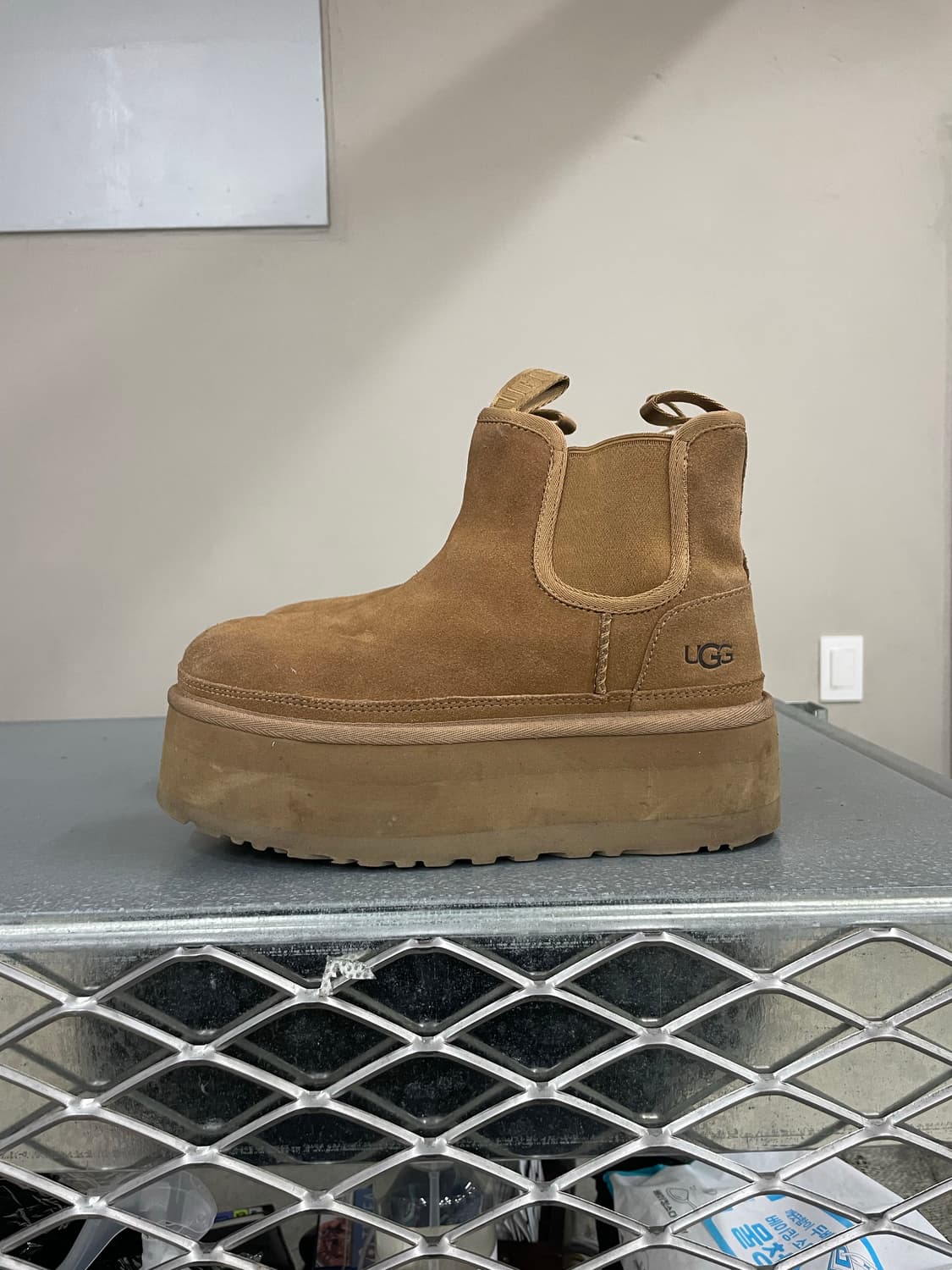 어그 뉴멜 플랫폼 첼시 부츠 체스트넛 230 상품이미지1