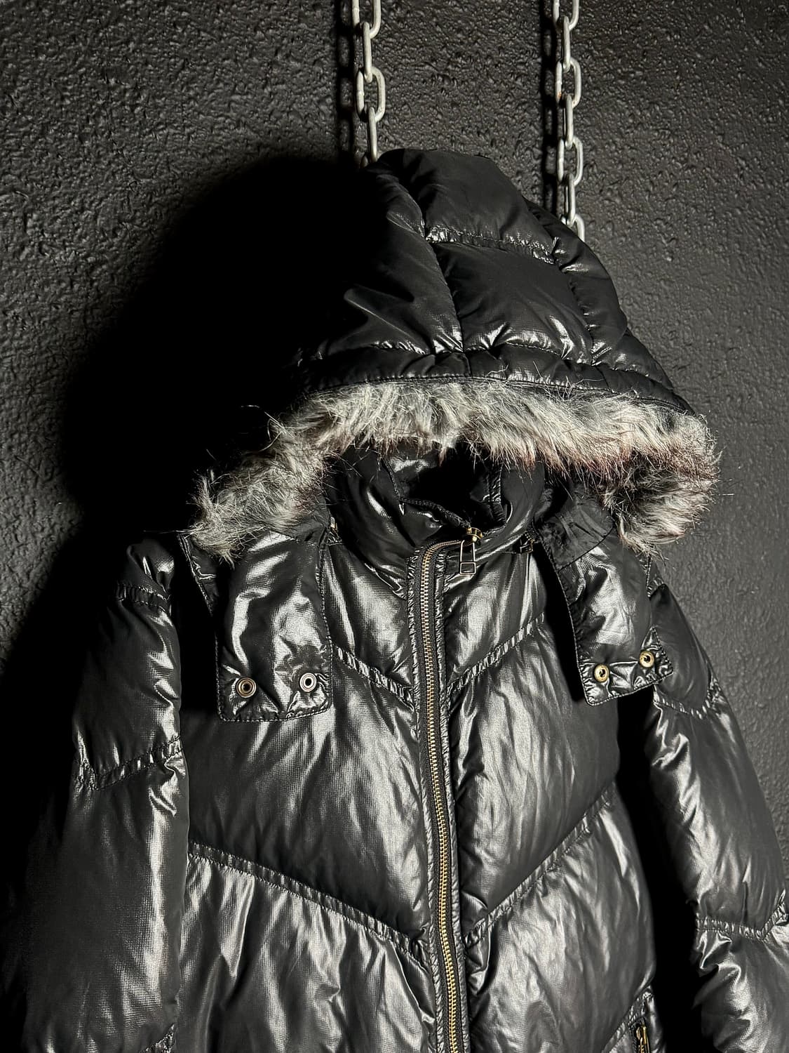 fur trimmed black down jacket  상품이미지2