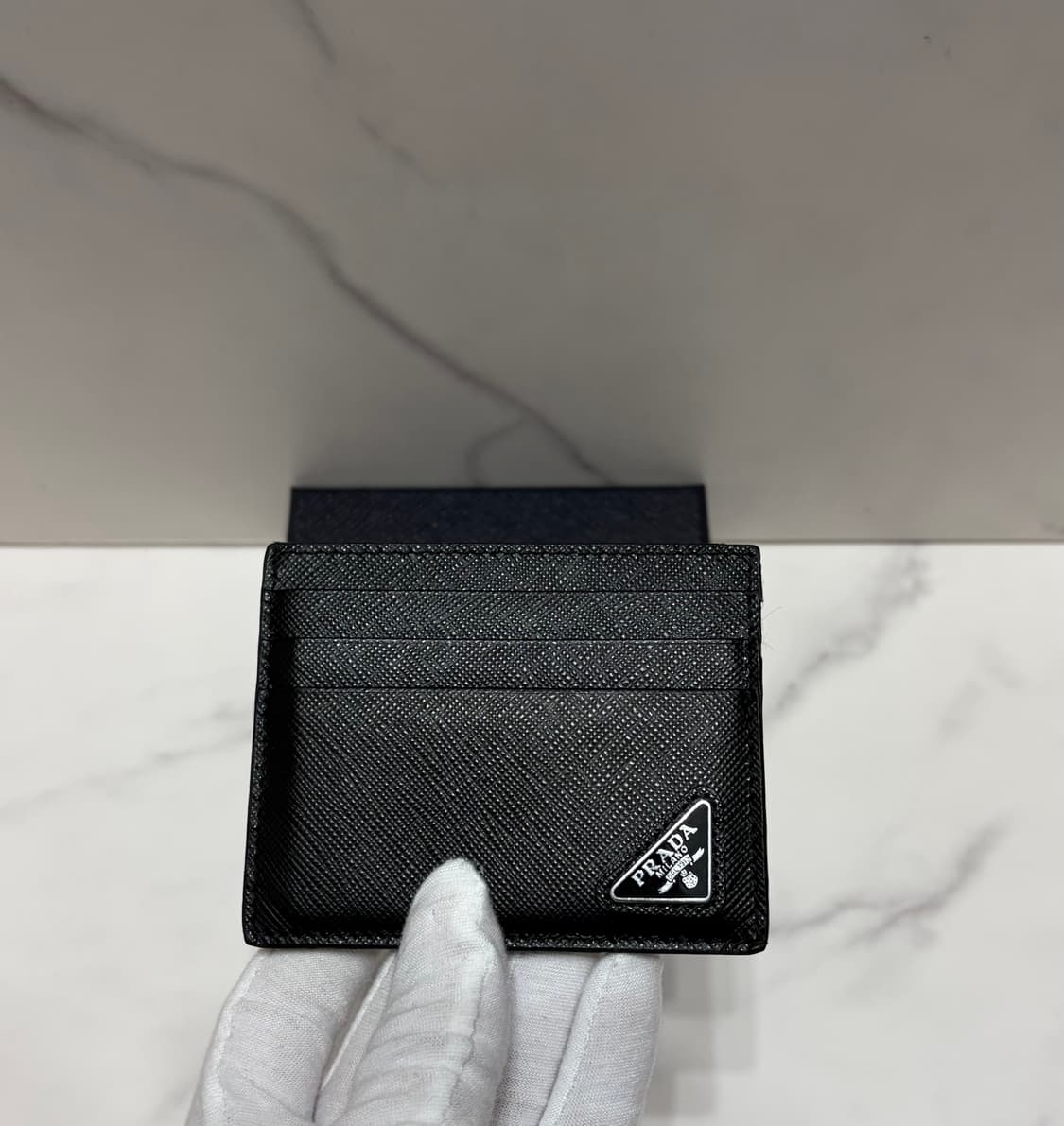 [정품] S급 프라다 트라이앵글 사피아노 카드지갑 상품이미지1