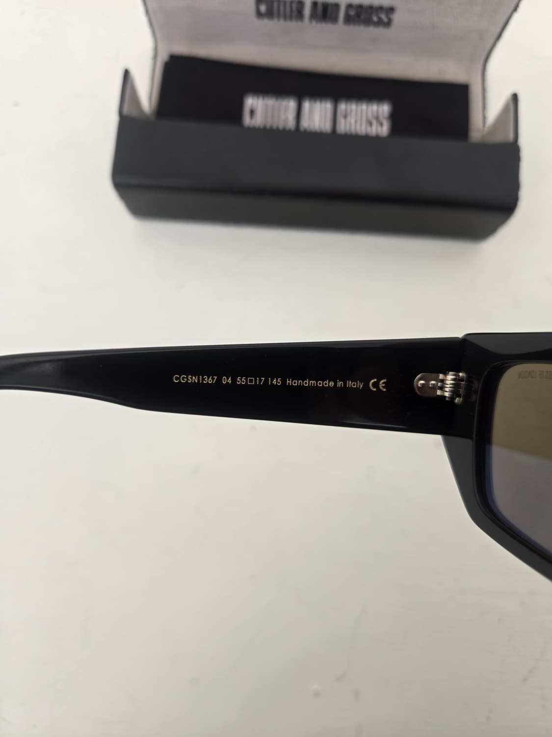 커틀러 앤 그로스 1367 browline 선글라스 white&matt 상품이미지2