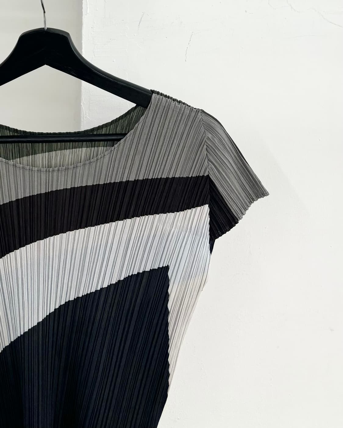 플리츠 플리즈 플리츠 배색 반팔 탑 상품이미지4