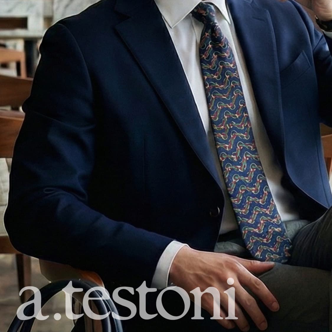 아테스토니 실크 네이비 체인 패턴 넥타이 9.5cm A+등급 k1913
 상품이미지1