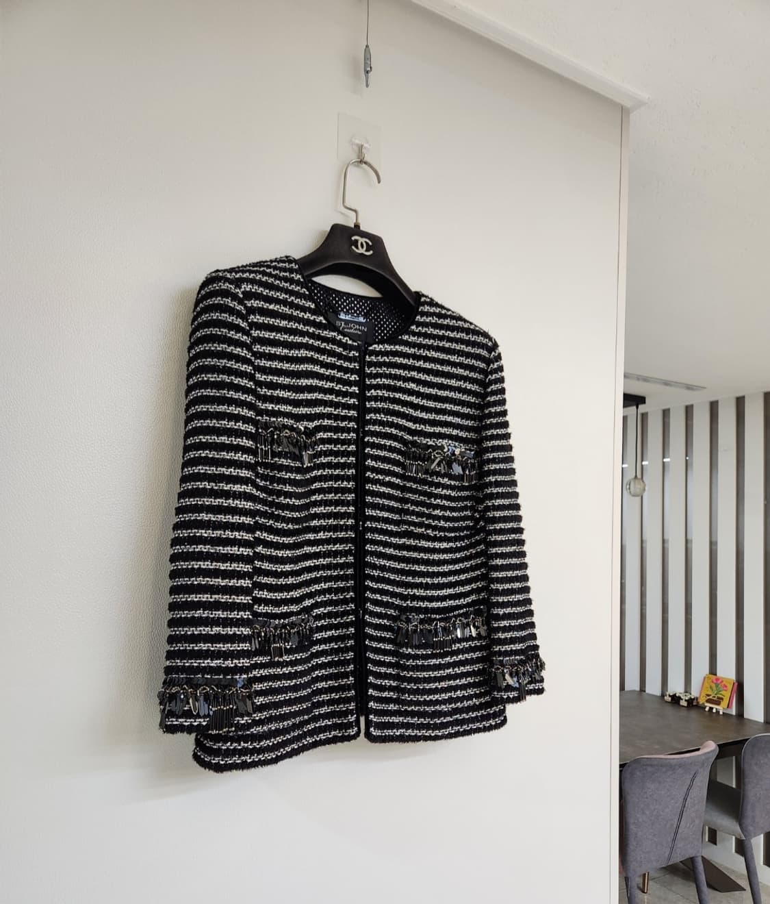 ST.JOHN 센존 쥬얼리장식 트위드자켓 6사이즈(55~66사이즈) 상품이미지5