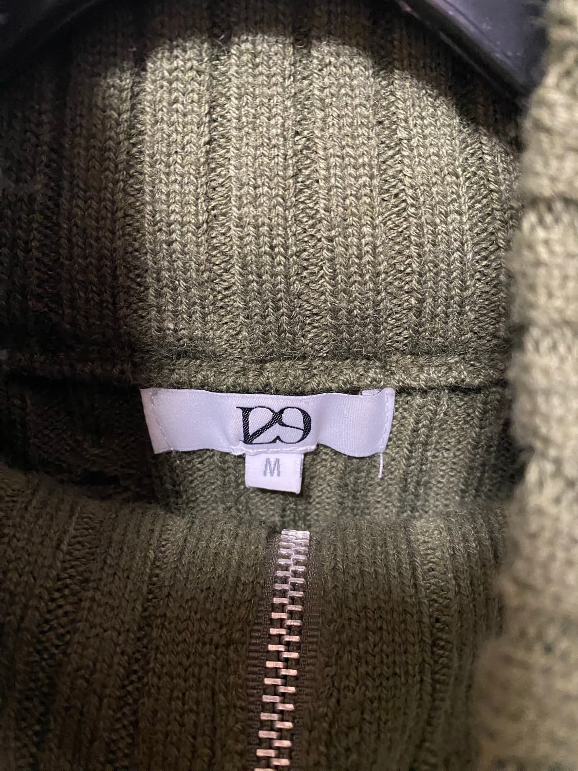 일리고 펀칭 데미지 니트 집업 상품이미지8