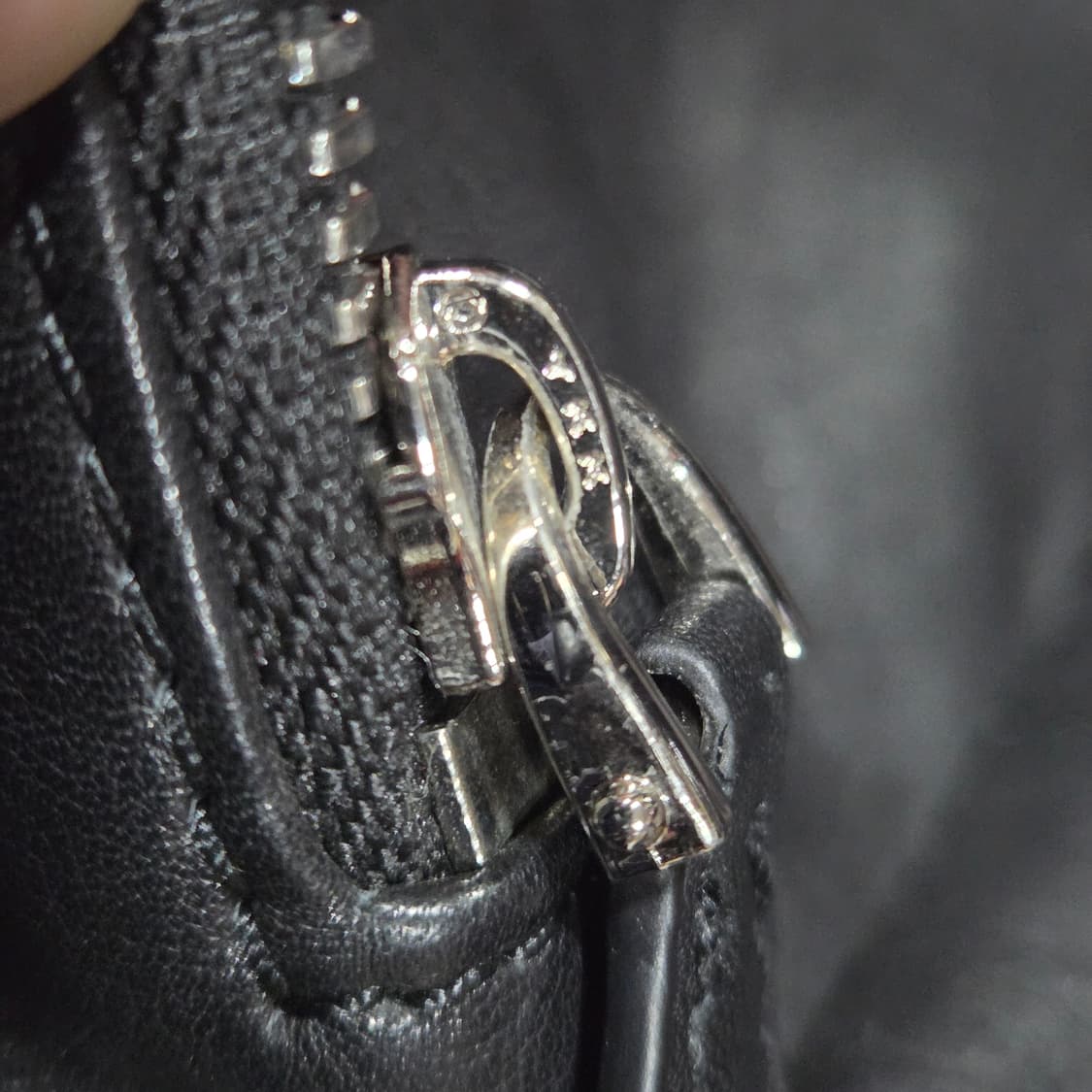 지방시 슬링백 상품이미지8