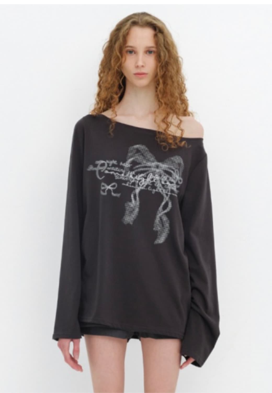 세릭 RIBBON BOAT NECK TOP / BLACK 상품이미지1