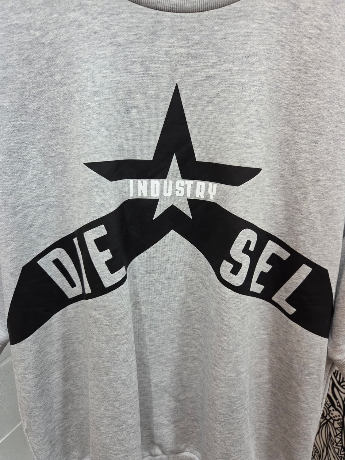 DIESEL 디젤 그레이 반팔티💯 상품이미지2