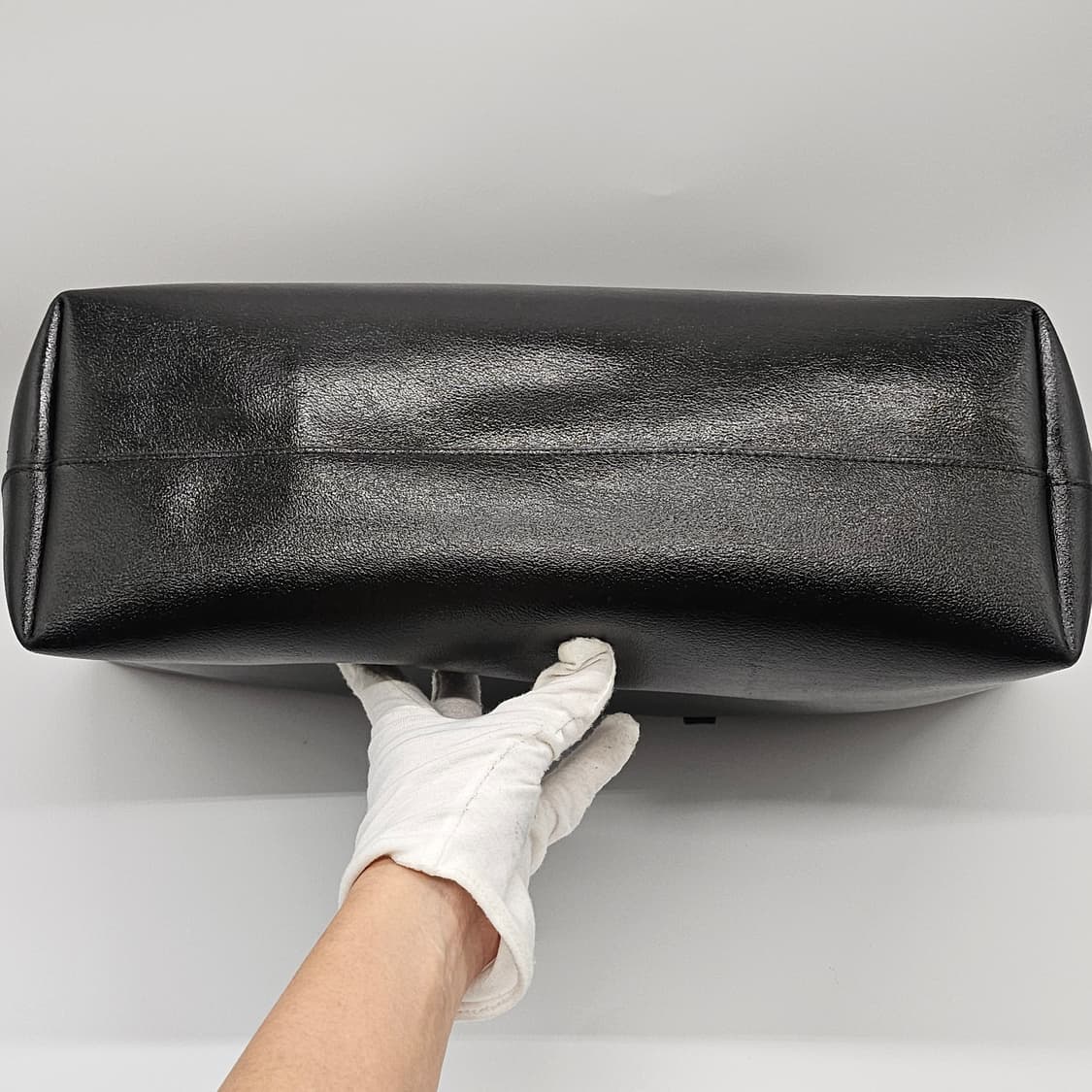 정품 입생로랑 이스트 웨스트 쇼퍼백 상품이미지4