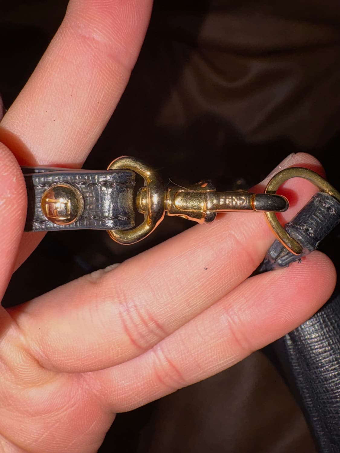 펜디 금장 레더 크로스백 상품이미지4