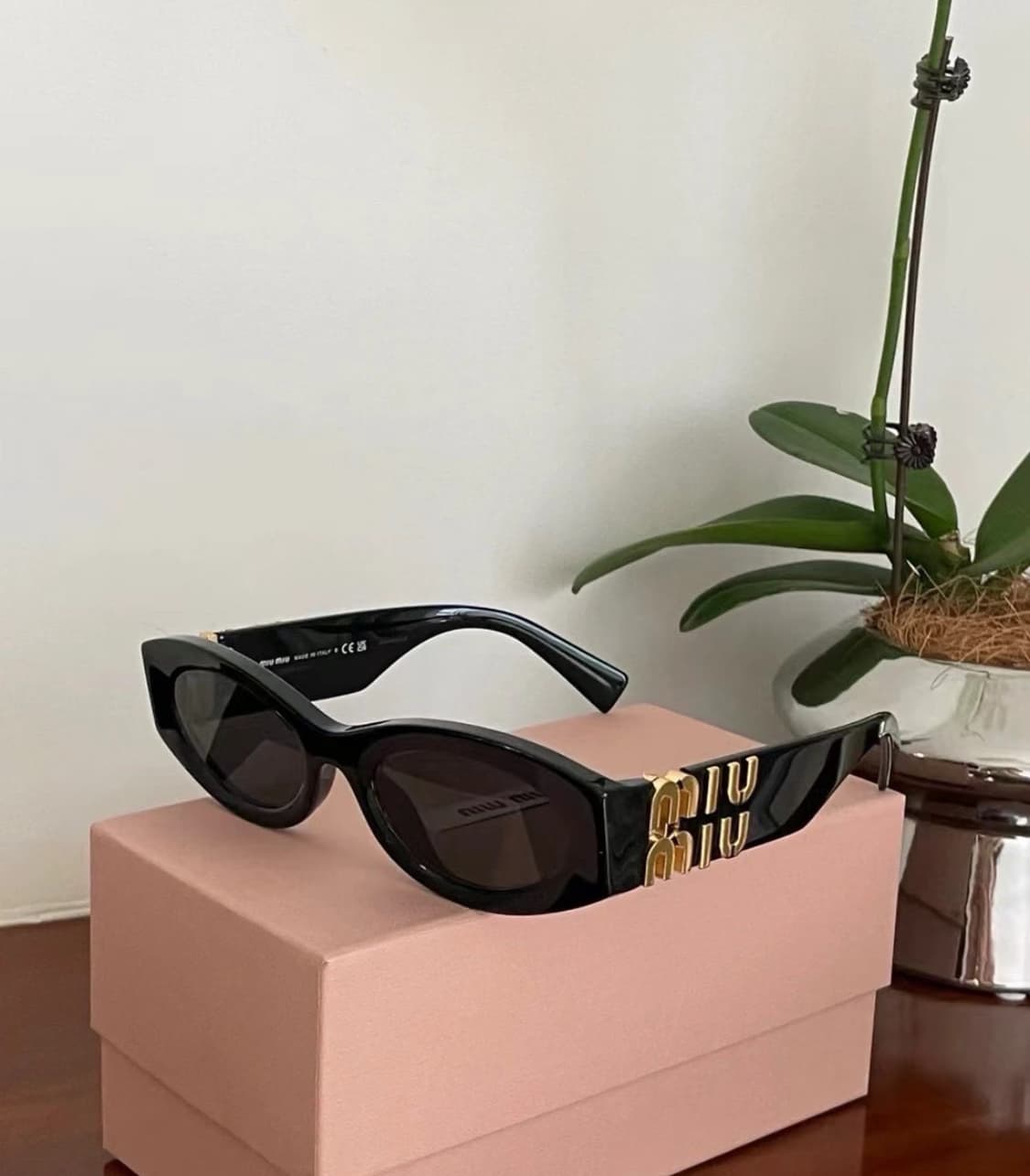 미우미우 하드코어 자외선 차단으로 얼굴 작아 보이는 선글라스 상품이미지1