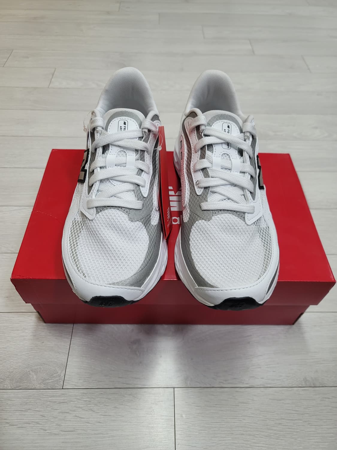 (265)뉴발란스 프레쉬 폼 아리시 럭스 v4 화이트-2E 와이드[대전] 상품이미지5