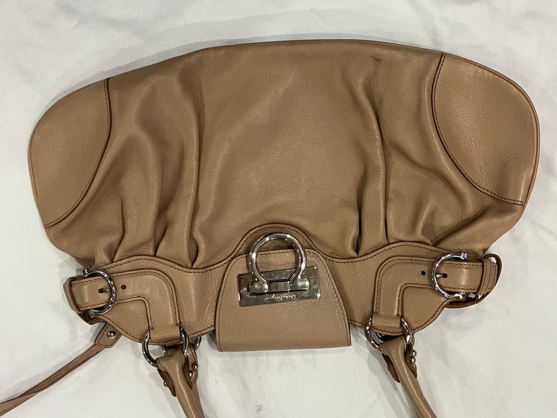 페라가모 간치니 버클 토트백   상품이미지7