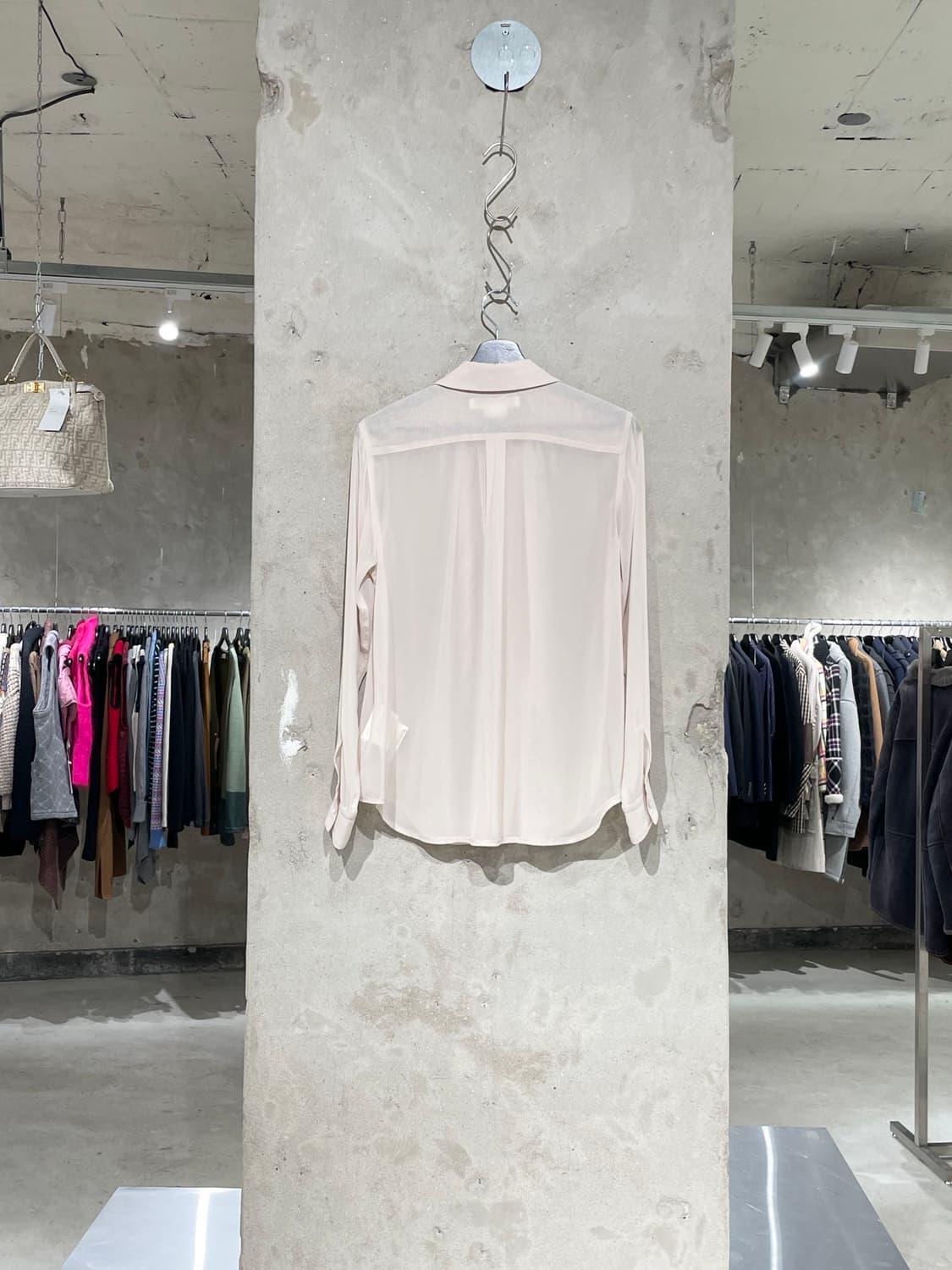 꼼데가르송 ad2024 라이트 베이지 러플 폴리에스터 셔츠 상품이미지6