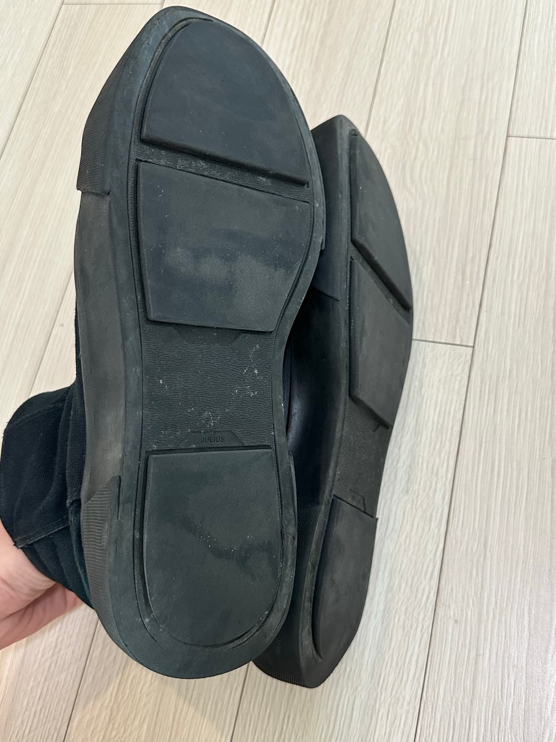 율리우스 17aw 스웨이드 블랙 스니커즈 상품이미지4