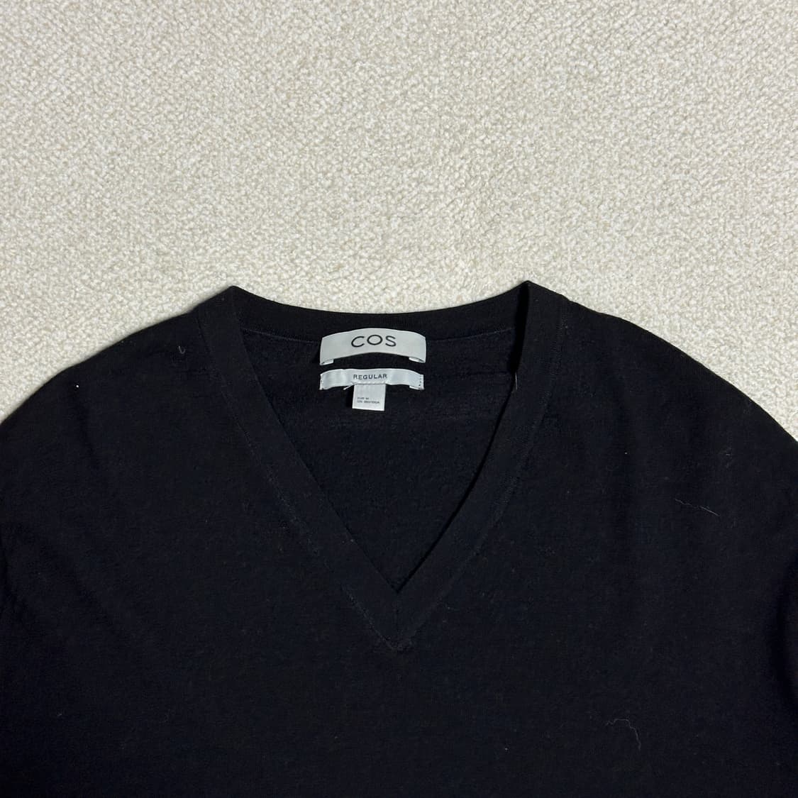 코스 슬림 메리노 울 브이넥 스웨터 상품이미지5