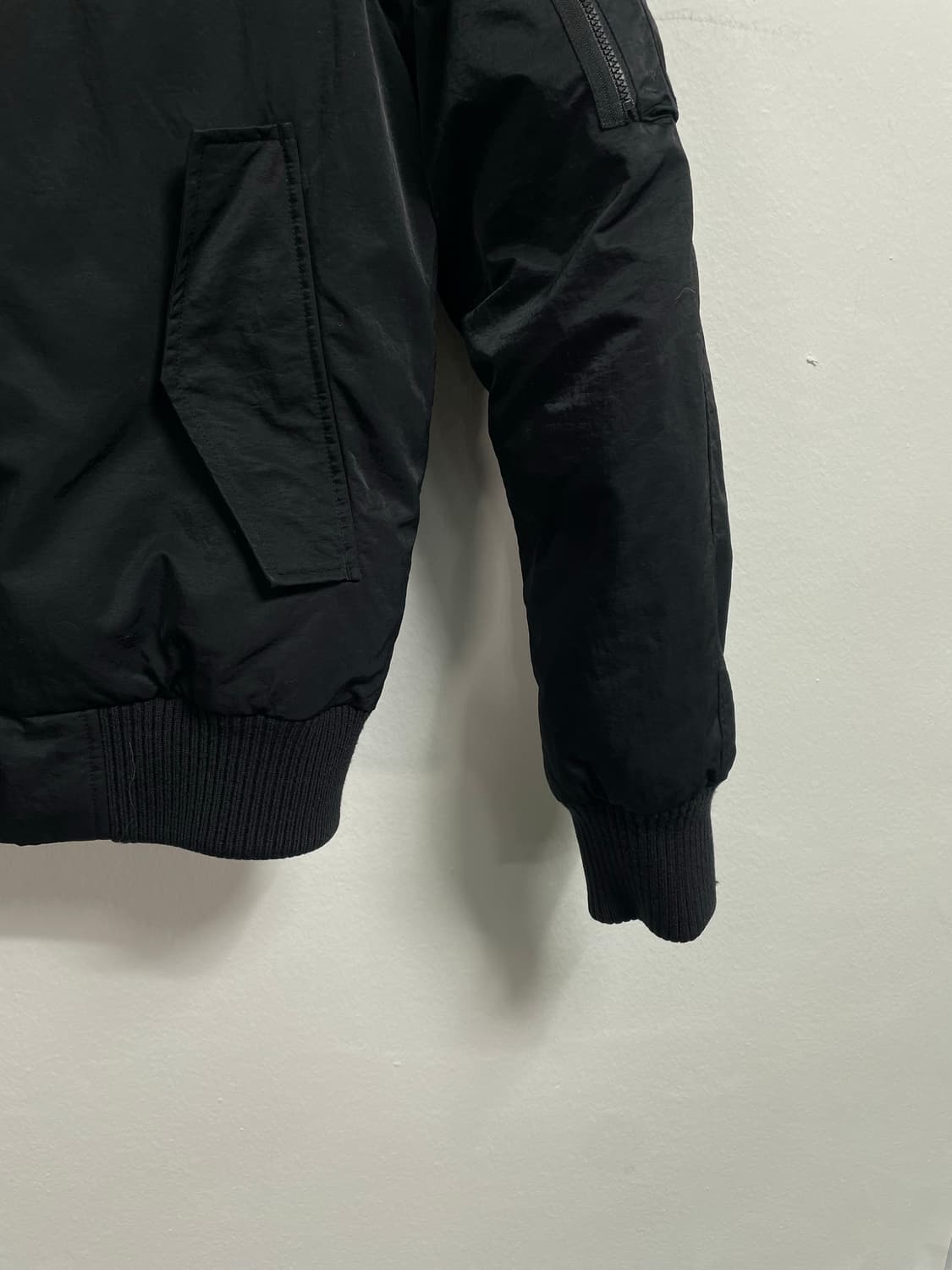 겐조 블랙 야상 숏 패딩 (on.102)    상품이미지4