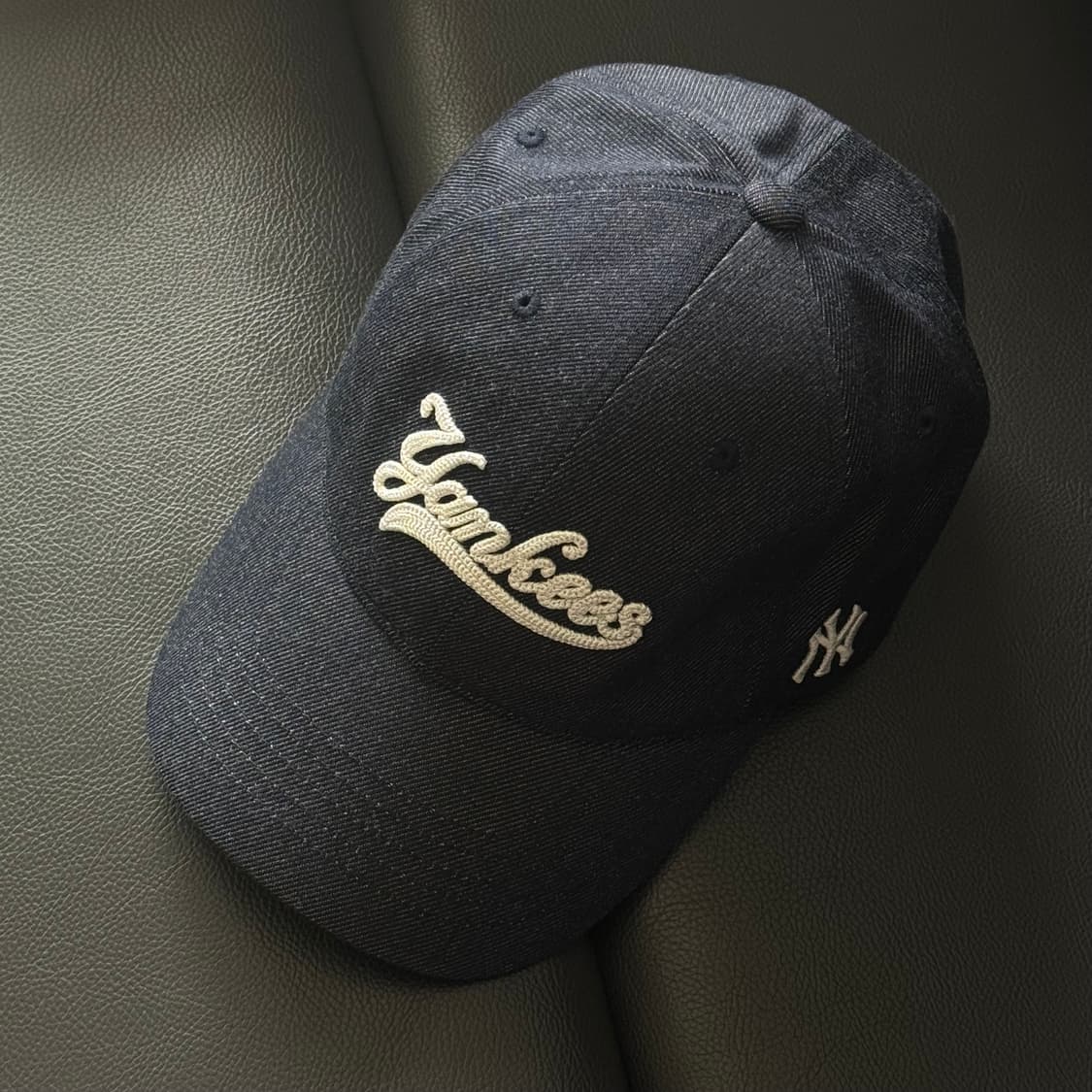 엠엘비 컬시브 레터링 데님 언스트럭쳐 볼캡 NY  상품이미지1