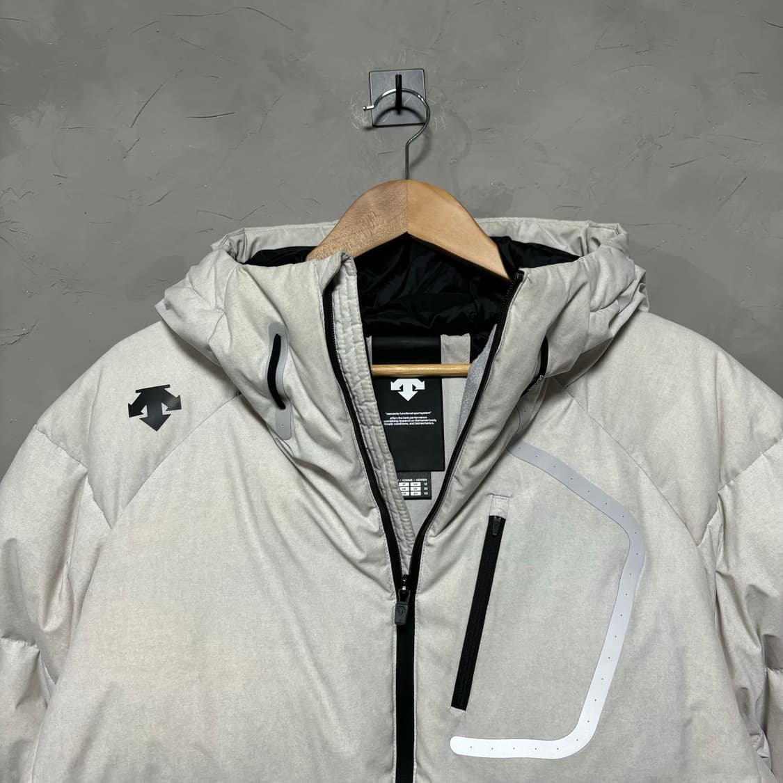 데상트 구스다운 패딩 멜란지 그레이 상품이미지2